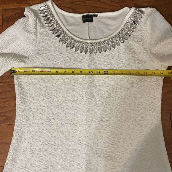 La Vanya white oversized tunic with sparkly rhinestones on neckline. Size medium - Picture 9 of 10